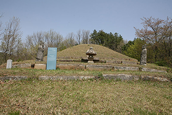 Grave of Sin Ja-gyeong